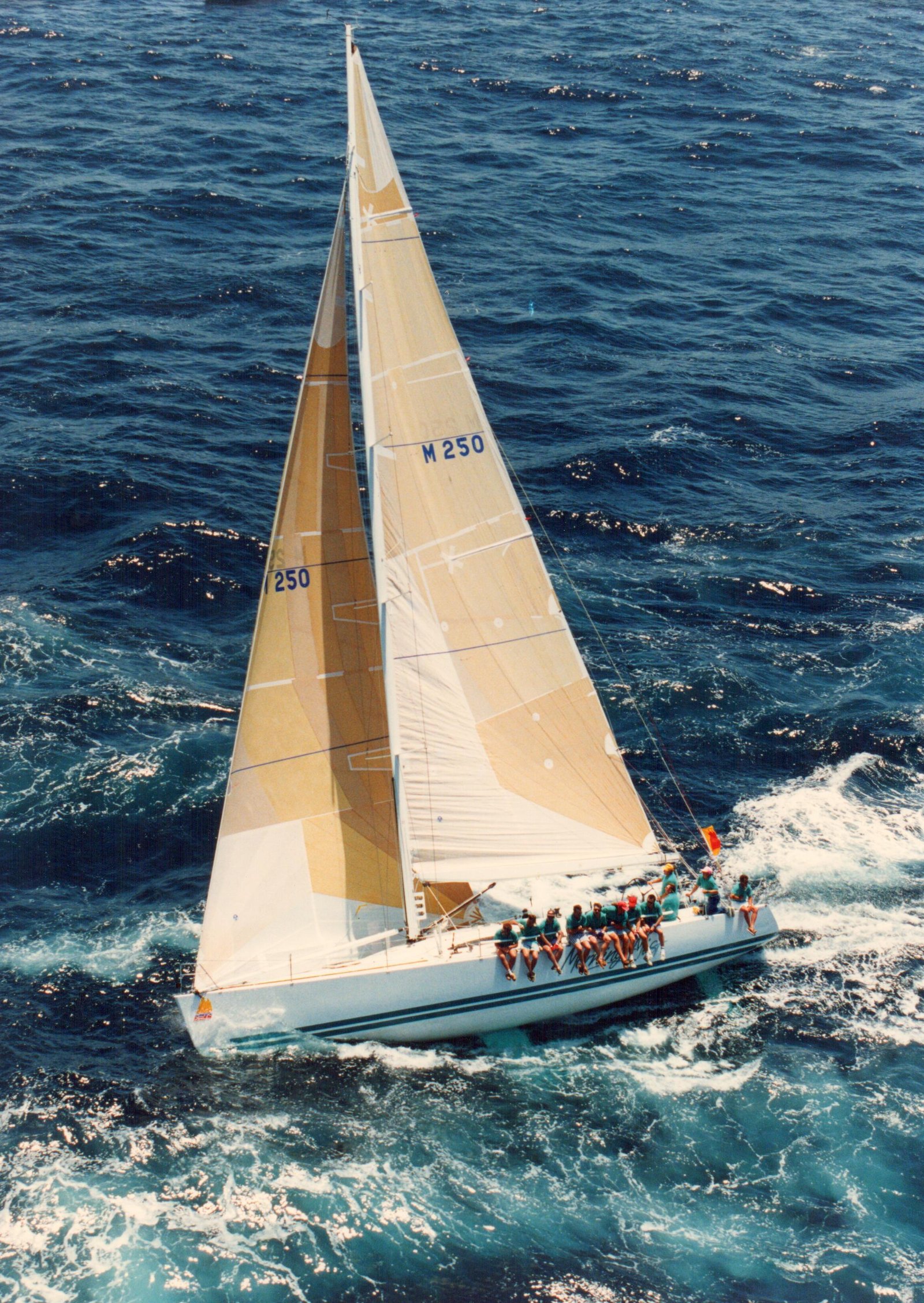 MORNING MIST III & FULL CRY racing yacht