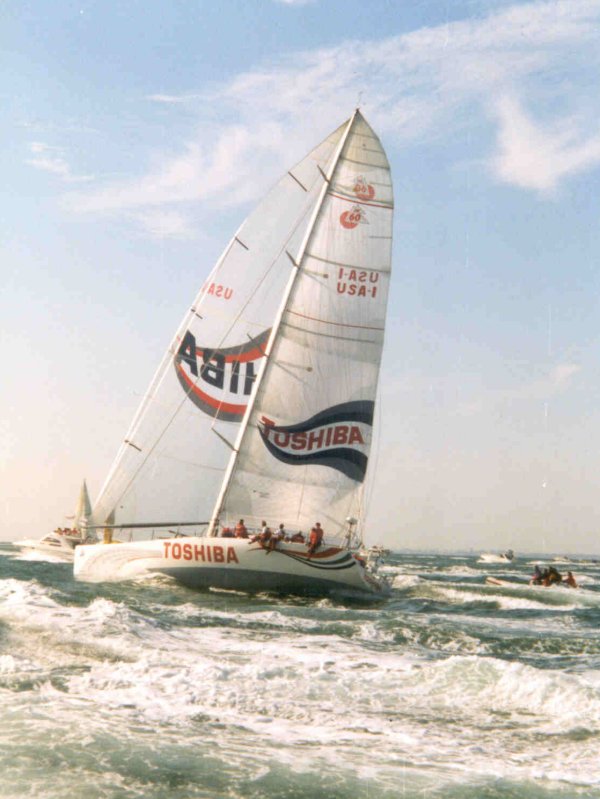 TOSHIBA racing yacht