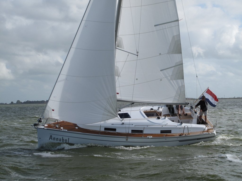 BAVARIA CRUISER 32 cruising yacht